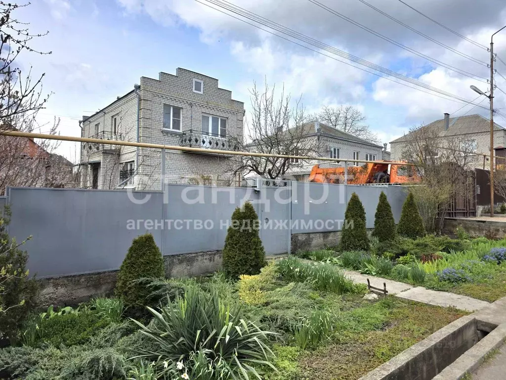 Дом в Ставропольский край, Ессентуки ул. Губина (151 м) - Фото 0