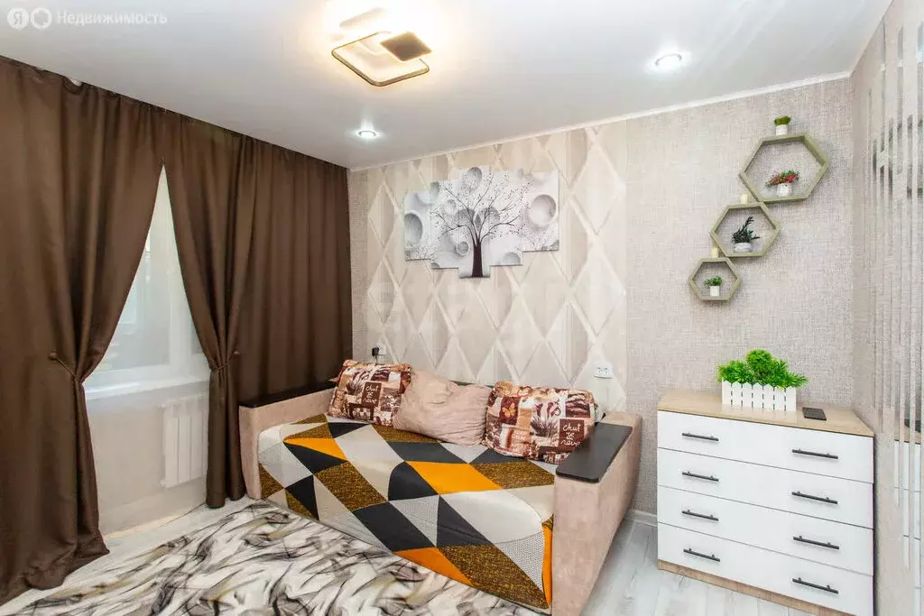 2-комнатная квартира: Тобольск, 4-й микрорайон, 18 (43.8 м) - Фото 1
