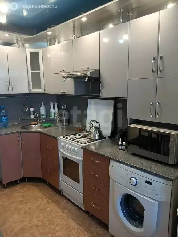 3-комнатная квартира: Стерлитамак, Вокзальная улица, 21 (66.6 м) - Фото 1