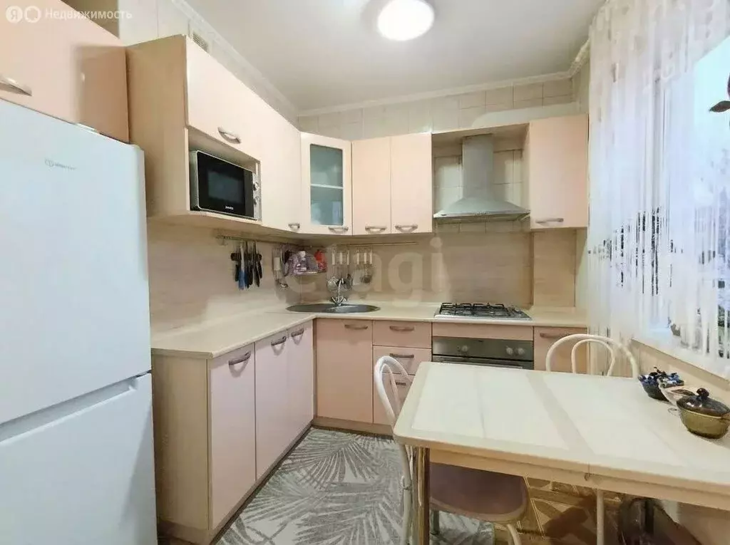 3-комнатная квартира: Тюменский муниципальный округ, рабочий посёлок ... - Фото 1