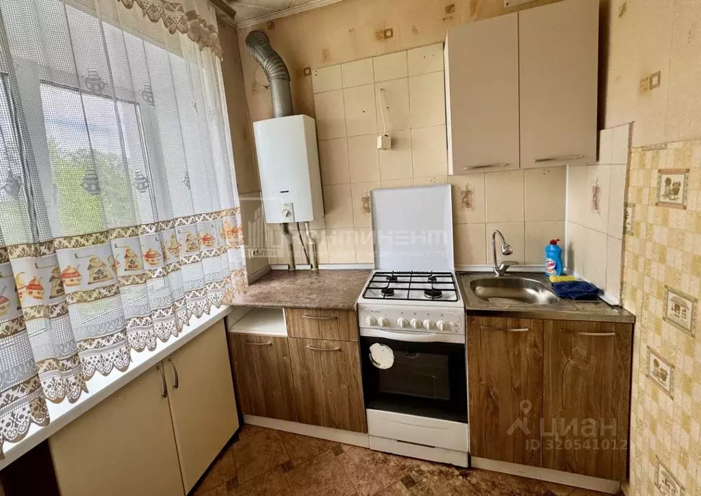 3-к кв. Владимирская область, Ковров Подлесная ул., 22Б (62.0 м) - Фото 0
