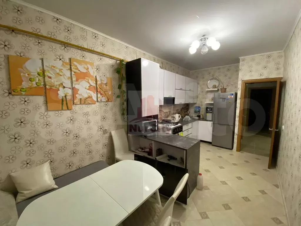 2-к. квартира, 65 м, 3/3 эт. - Фото 0