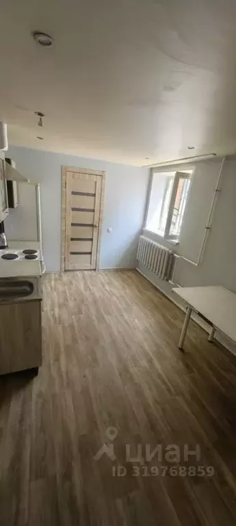 Дом в Красноярский край, Красноярск 3-я Продольная ул., 37 (50 м) - Фото 1