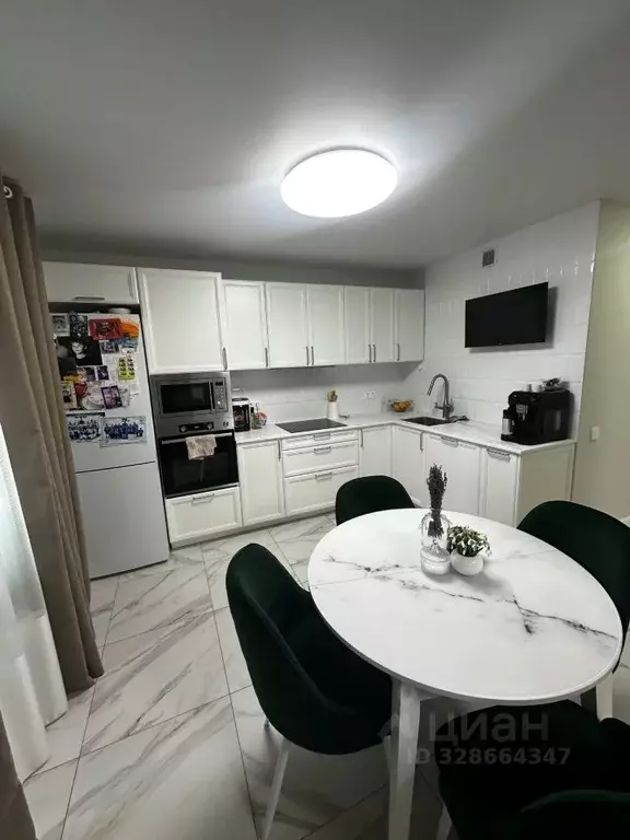 3-к кв. Московская область, Люберцы городской округ, Красково пгт ш. ... - Фото 1