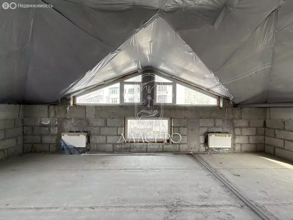 Квартира-студия: Севастополь, улица Генерала Хрюкина, 12Б (123 м) - Фото 1