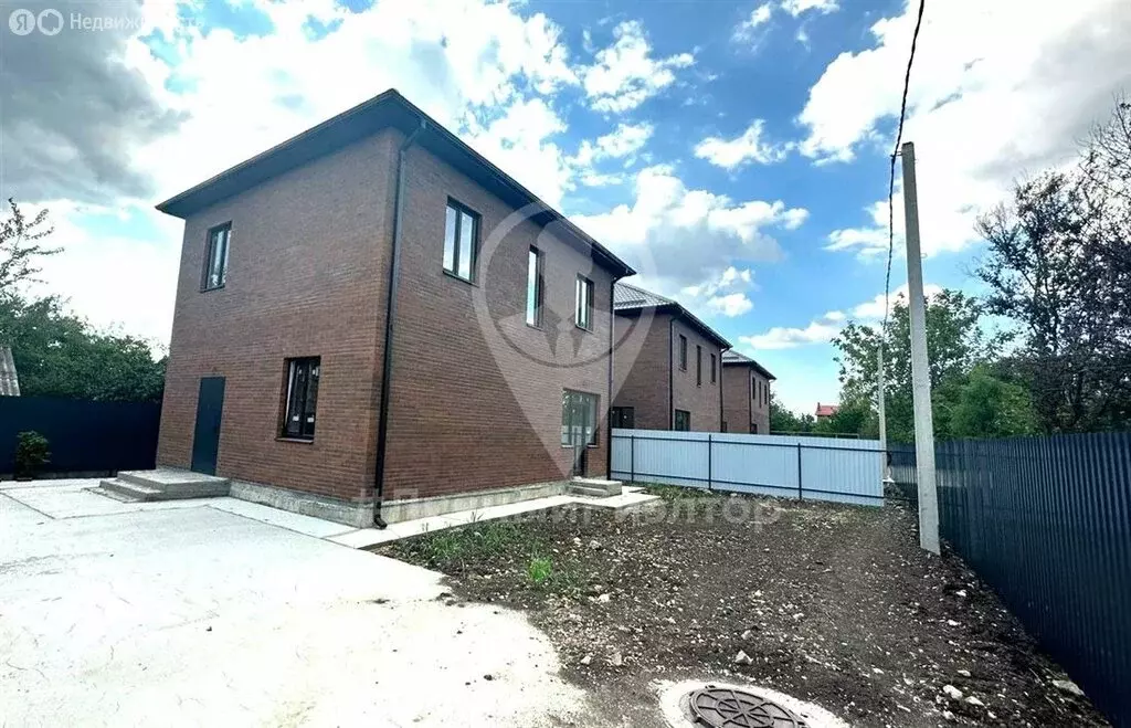 Дом в Динской район, станица Новотитаровская (130 м) - Фото 0