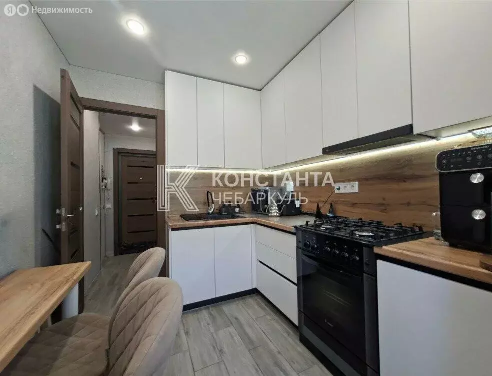 3-комнатная квартира: Чебаркуль, улица Каширина, 34 (52.4 м) - Фото 2