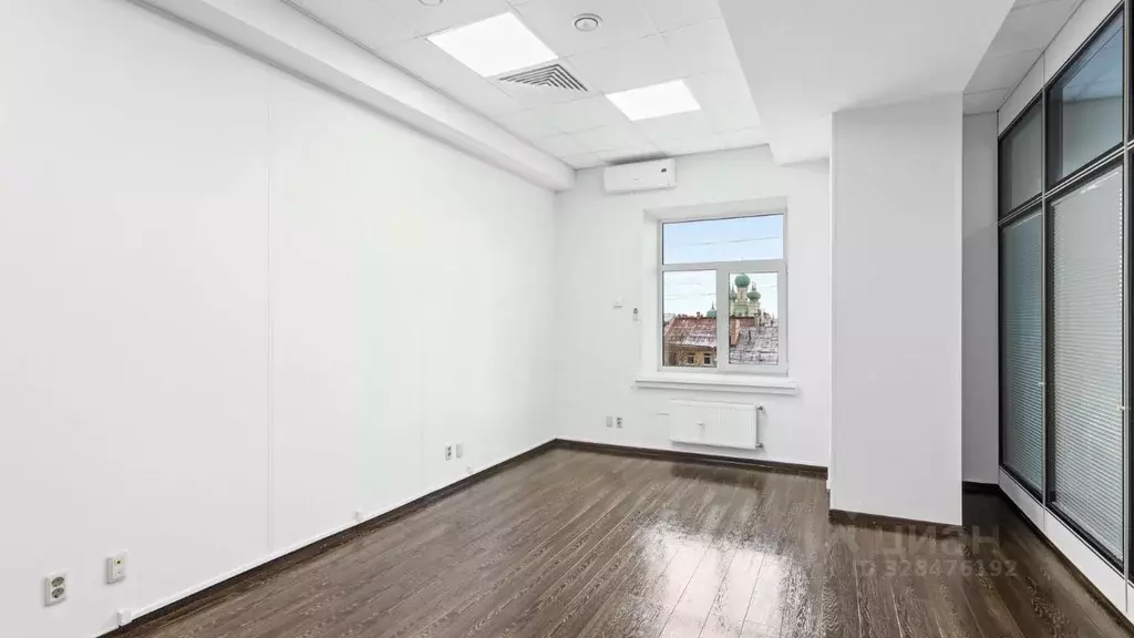 Офис в Санкт-Петербург 7-я Васильевского острова линия, 76 (22 м) - Фото 1