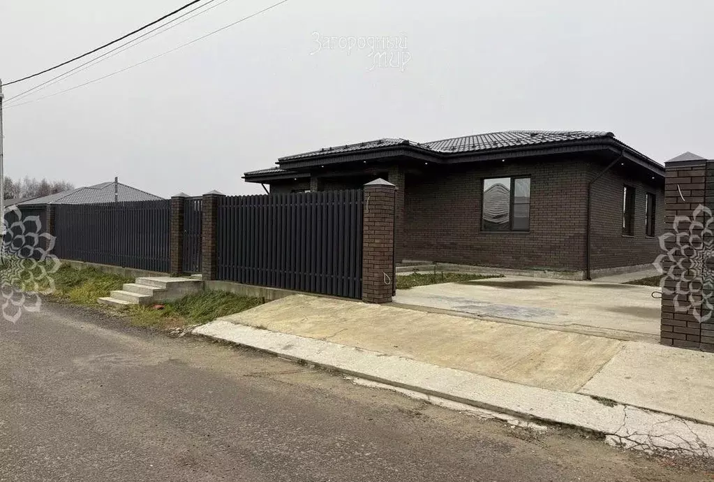 Коттедж в Московская область, Домодедово КП Рэд тер., 229 (170 м) - Фото 1