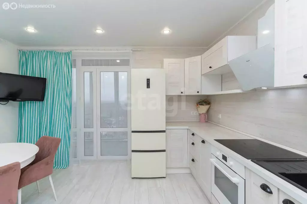 2-комнатная квартира: Тюмень, Родниковая улица, 4 (59.2 м) - Фото 2