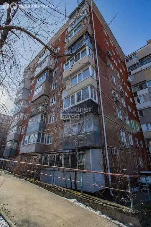 3-комнатная квартира: Владивосток, улица Гамарника, 10А (48.9 м) - Фото 1