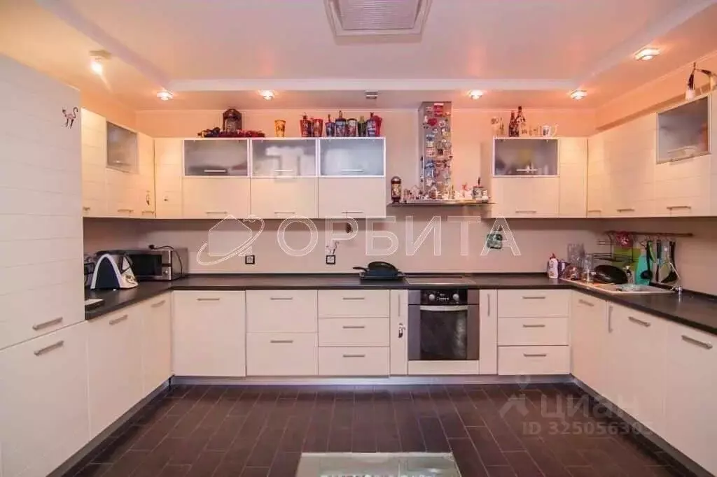 2-к кв. Тюменская область, Тюмень Первомайская ул., 34 (101.3 м) - Фото 1