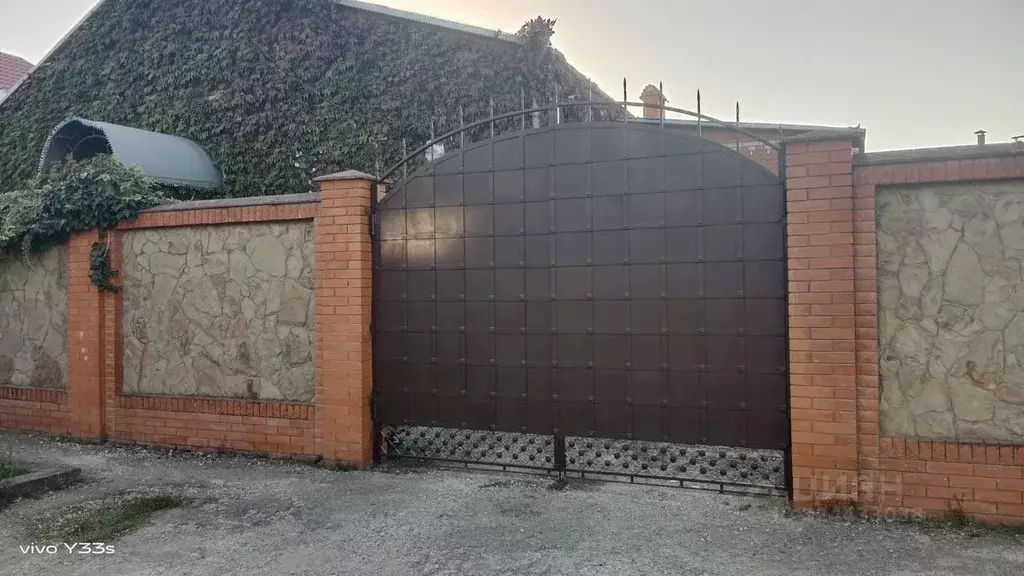 Дом в Адыгея, Тахтамукайский район, Яблоновский пгт ул. Дружбы (100 м) - Фото 2