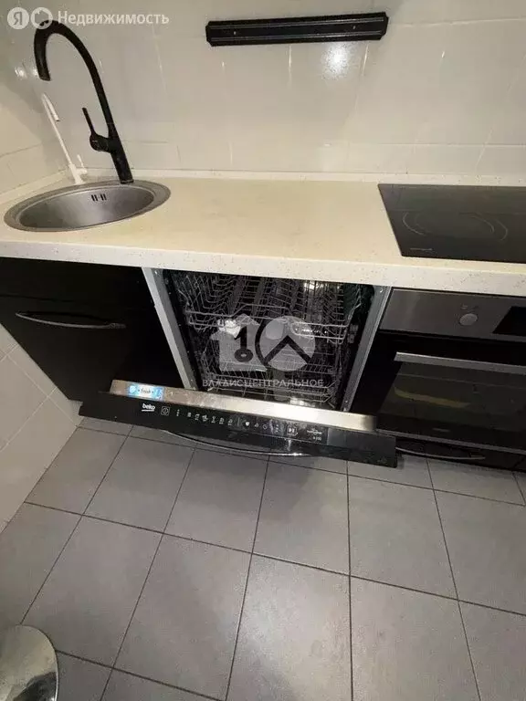 3-комнатная квартира: Октябрьский, Локтинская улица, 6/2 (66.9 м) - Фото 2