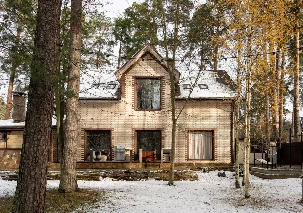 Дом в Санкт-Петербург пос. Лисий Нос, Высокая ул., 10 (190 м) - Фото 0