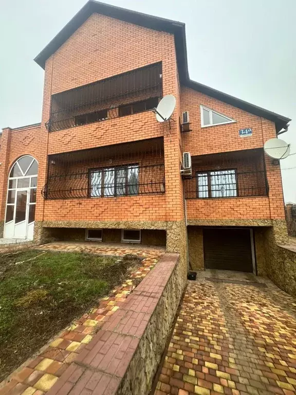 Коттедж в Краснодарский край, Динская ст-ца ул. Ульянова, 34А (500 м) - Фото 0