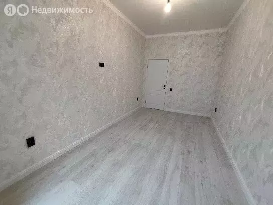 2-комнатная квартира: Нальчик, район Горная, Солнечная улица, 8к5 (65 ... - Фото 1