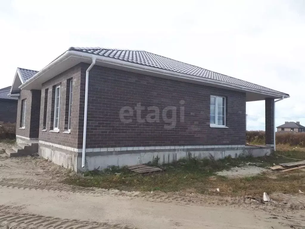 Дом в Брянская область, Брянский район, Отрадненское с/пос, с. ... - Фото 1