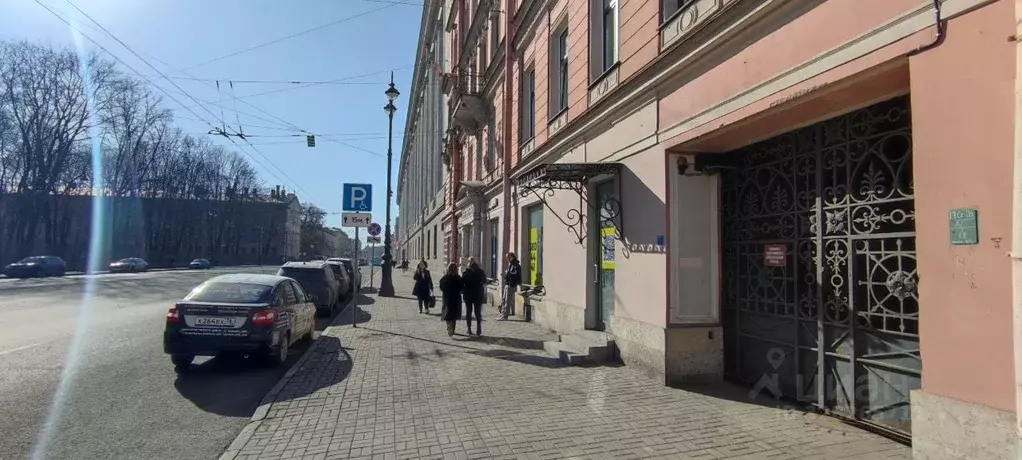 Торговая площадь в Санкт-Петербург Суворовский просп., 54 (200 м) - Фото 1