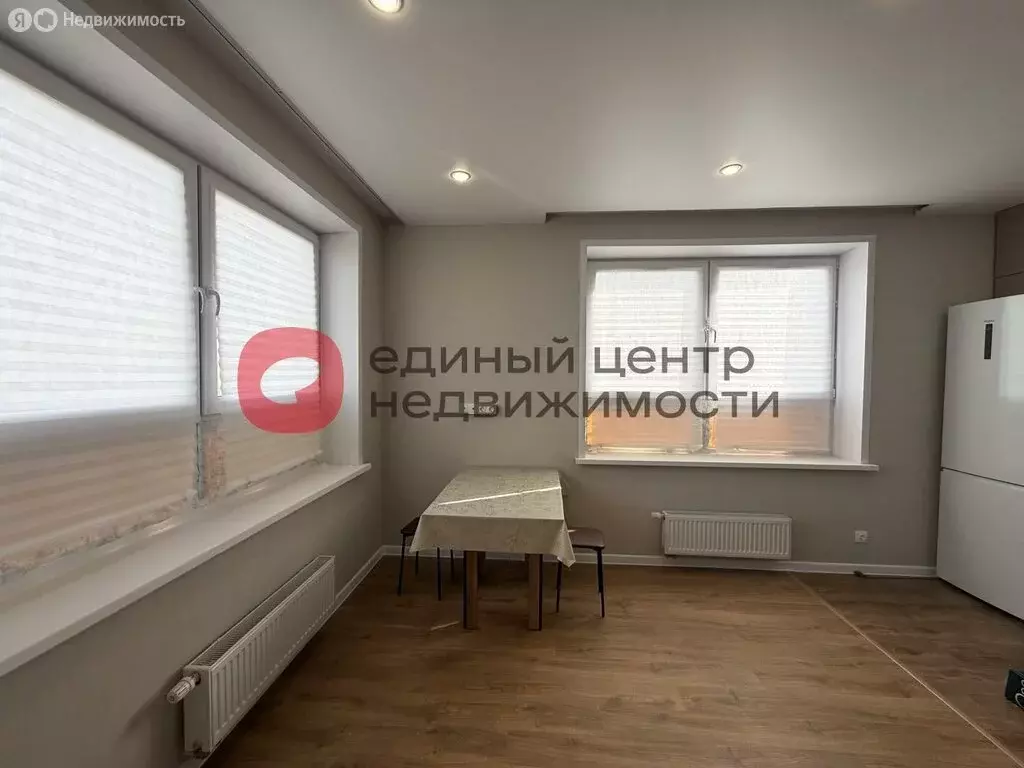 2-комнатная квартира: Тюмень, Краснооктябрьская улица, 16к1 (54 м) - Фото 1