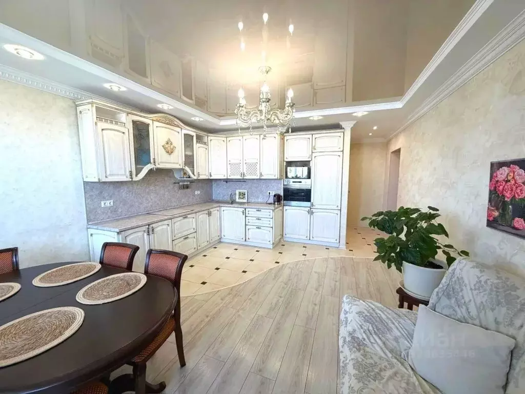 3-к кв. Самарская область, Самара просп. Кирова, 348 (118.7 м) - Фото 1