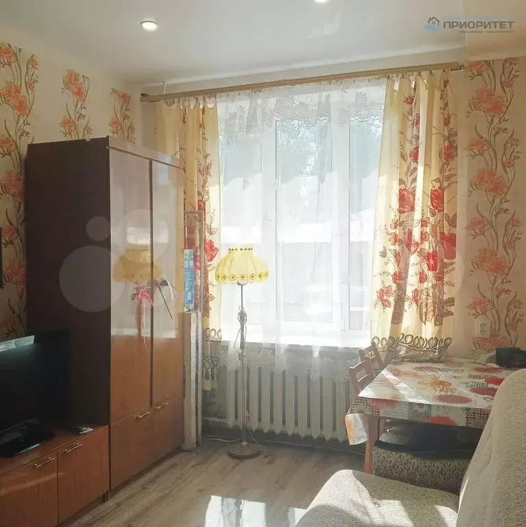 Комната 12,9 м в 2-к., 1/4 эт. - Фото 0