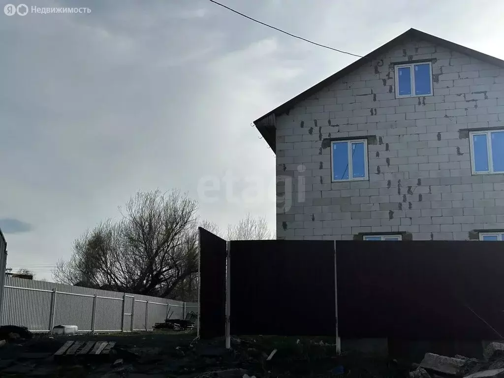 Дом в село Берсеневка, улица Гагарина (420 м) - Фото 1