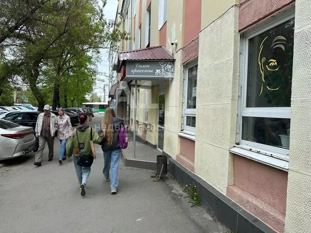 Торговая площадь в Челябинская область, Челябинск ул. Коммуны, 75 (120 ... - Фото 0