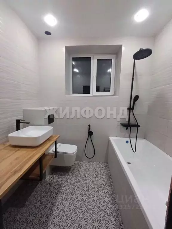 Дом в Хакасия, Усть-Абаканский район, с. Калинино ул. Высоцкого (110 ... - Фото 1