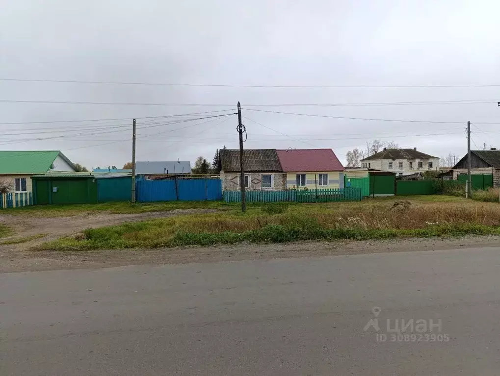 Дом в Омская область, Тюкалинск ул. 1-я Кооперативная (33 м) - Фото 1