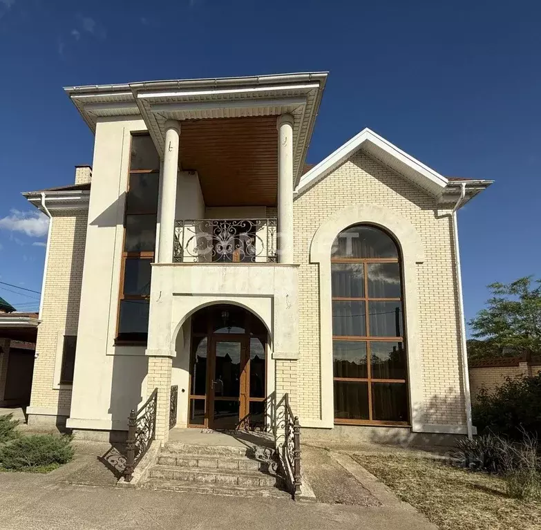 Дом в Краснодарский край, Динская ст-ца ул. Солнечная (234 м) - Фото 1