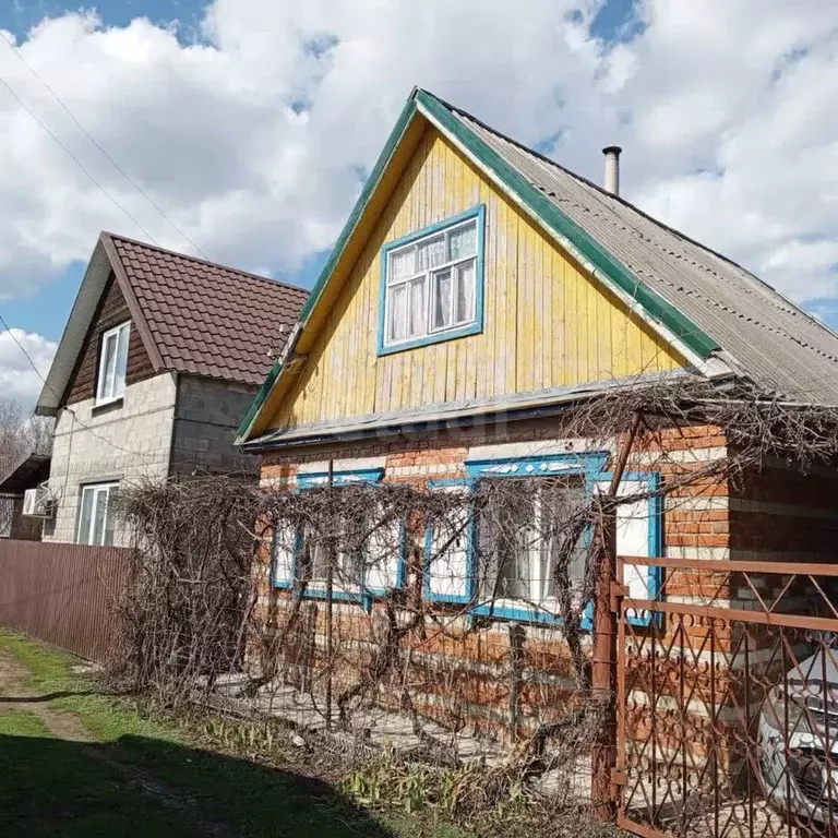 Дом в Саратовская область, Энгельс муниципальное образование, Ромашка ... - Фото 1