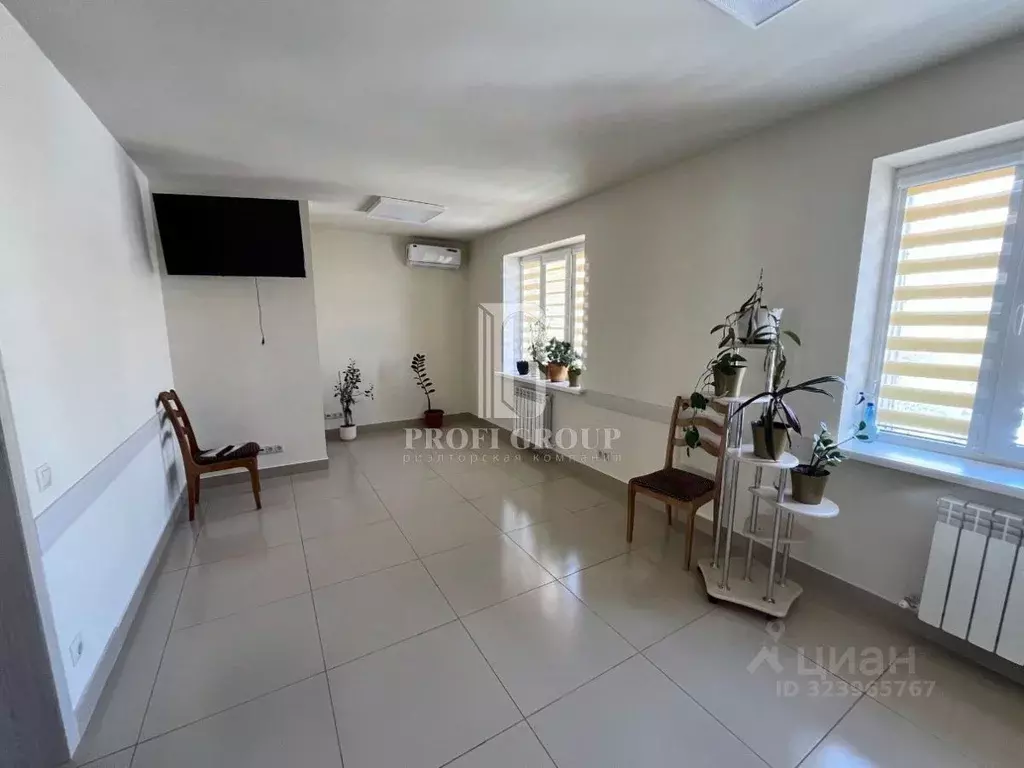 Офис в Дагестан, Махачкала ул. Абубакарова (100 м) - Фото 2