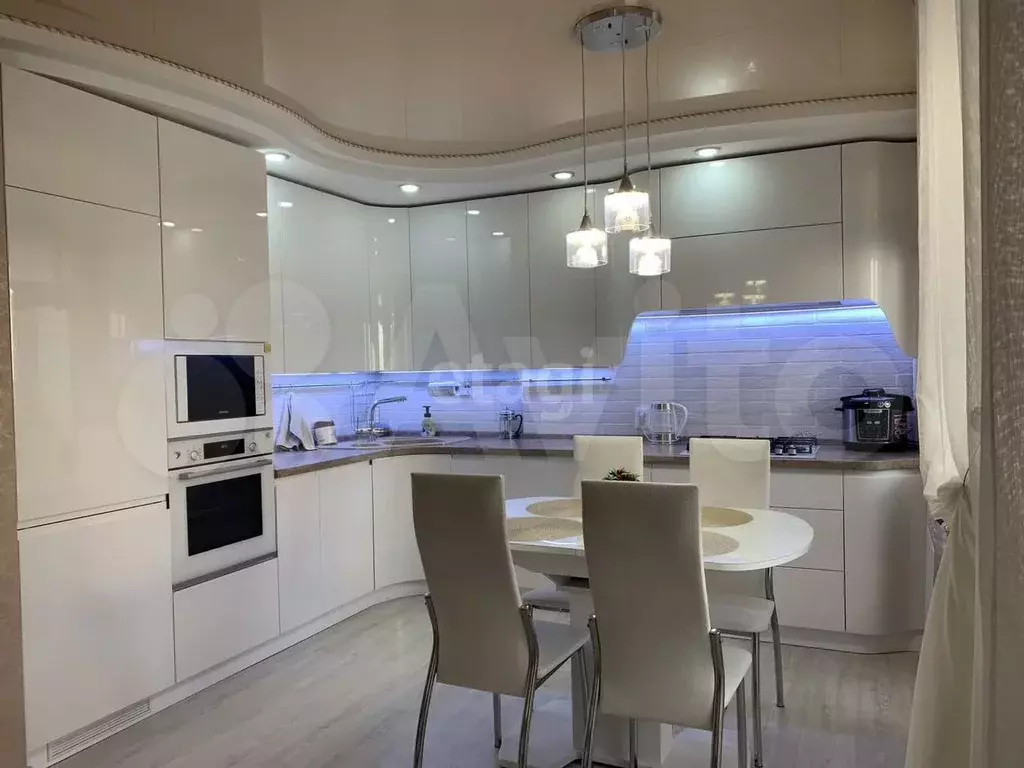 3-к. квартира, 100 м, 3/5 эт. - Фото 1