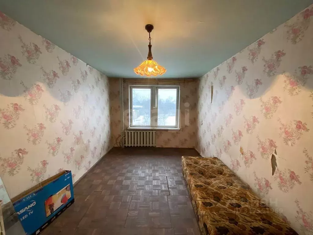 3-к кв. Псковская область, Дедовичи рп ул. Комсомольская, 22А (64.8 м) - Фото 1