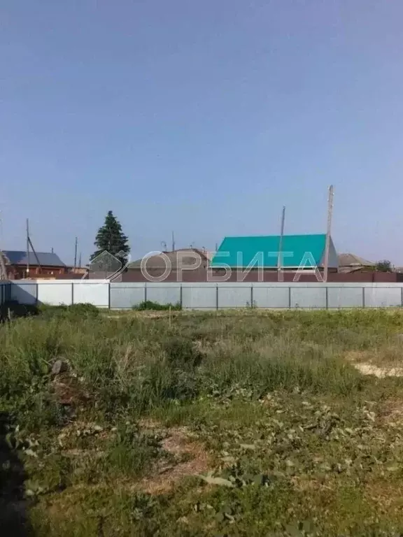 Участок в Тюменская область, Исетский район, с. Верхнебешкиль ... - Фото 0