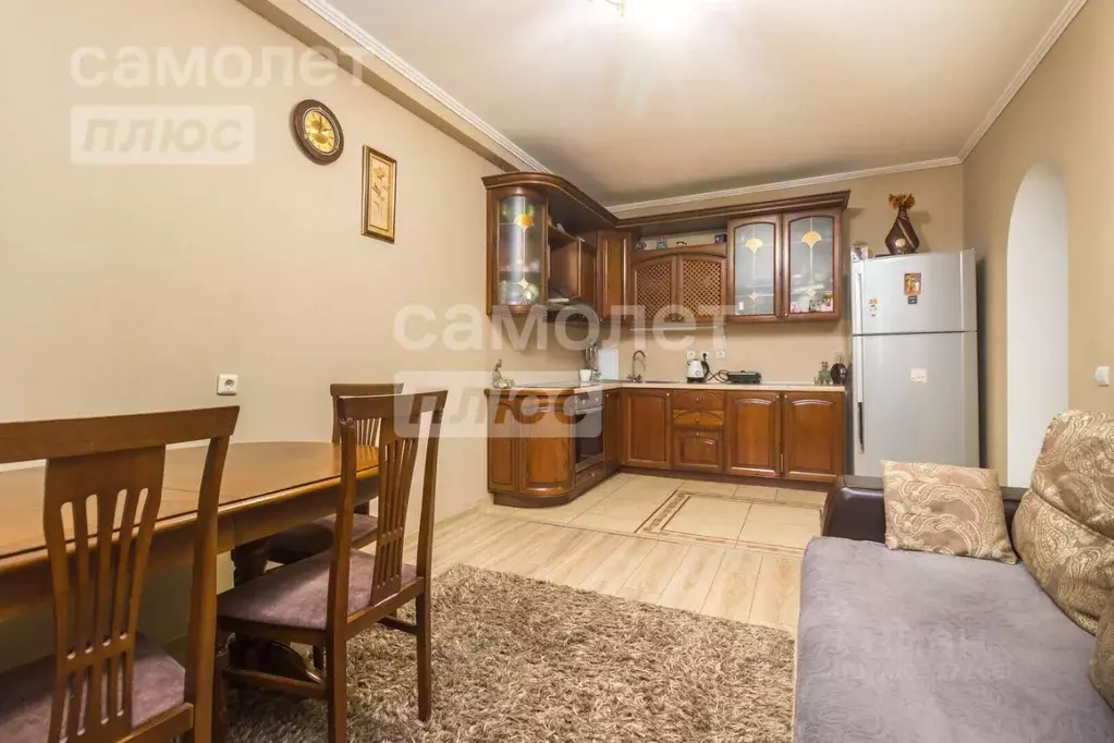 3-к кв. Башкортостан, Уфа Революционная ул., 163 (82.2 м) - Фото 0