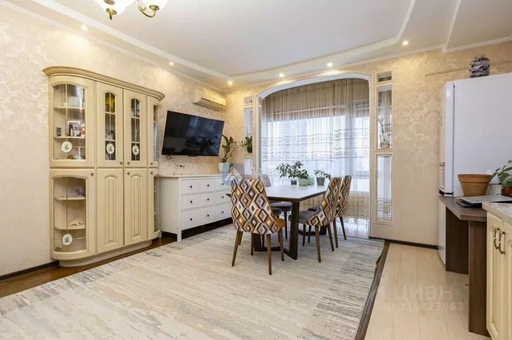 3-к кв. Тюменская область, Тюмень ул. Максима Горького, 68к1 (103.0 м) - Фото 0