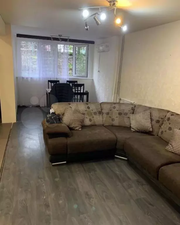 2-к. квартира, 54 м, 1/6 эт. - Фото 0