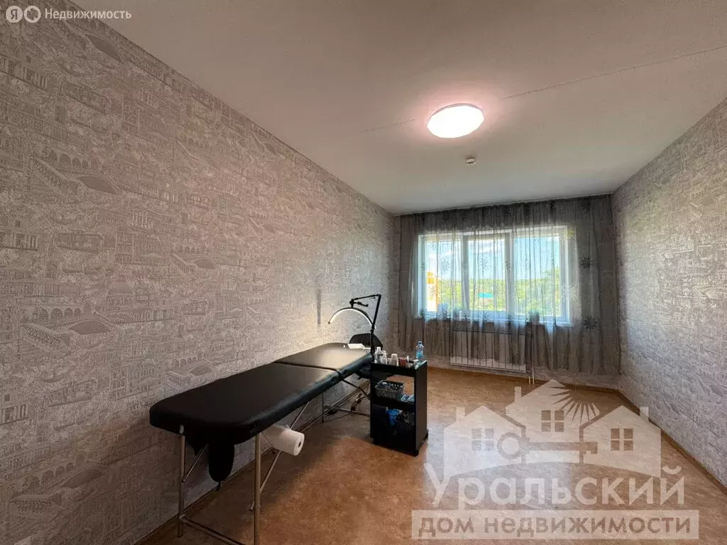 1-комнатная квартира: Алапаевск, улица Николая Островского, 2 (33 м) - Фото 1