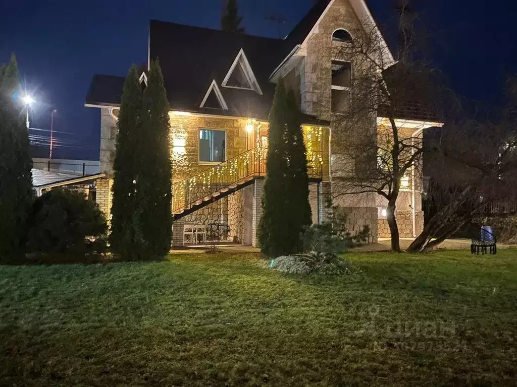 Дом в Ленинградская область, Кировск Набережная ул., 36 (260 м) - Фото 1