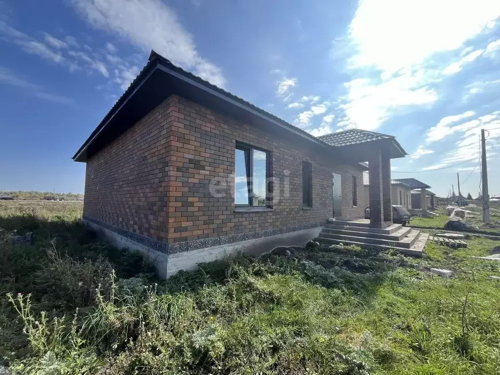 Дом в Башкортостан, Уфимский район, Зубовский сельсовет, с. ... - Фото 1