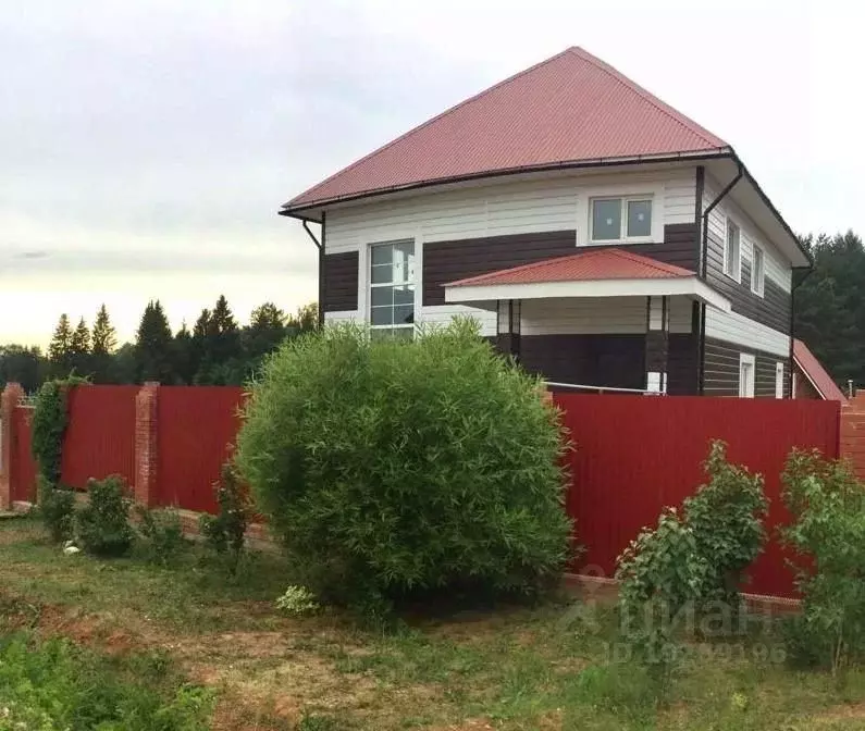 Дом в Удмуртия, Завьяловский район, д. Чемошур ул. Лесная (220 м) - Фото 0