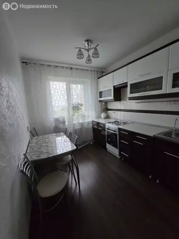 3-комнатная квартира: Курган, жилой район Заозёрный, 6-й микрорайон, 1 ... - Фото 0