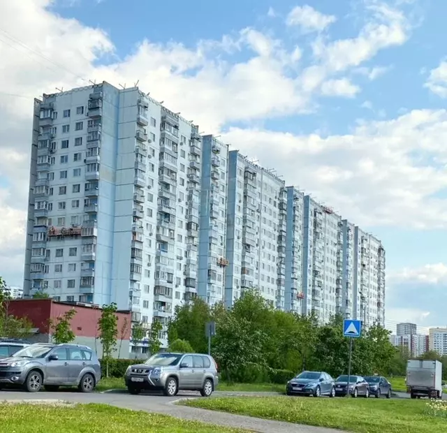 Продается 4-комнатная квартира - Фото 1