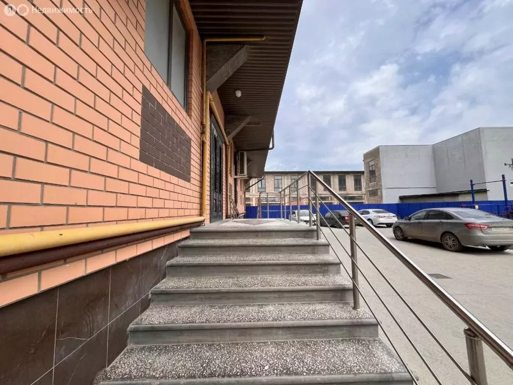 3-комнатная квартира: Каспийск, улица Амет-хан Султана, 1Г (122.1 м) - Фото 2
