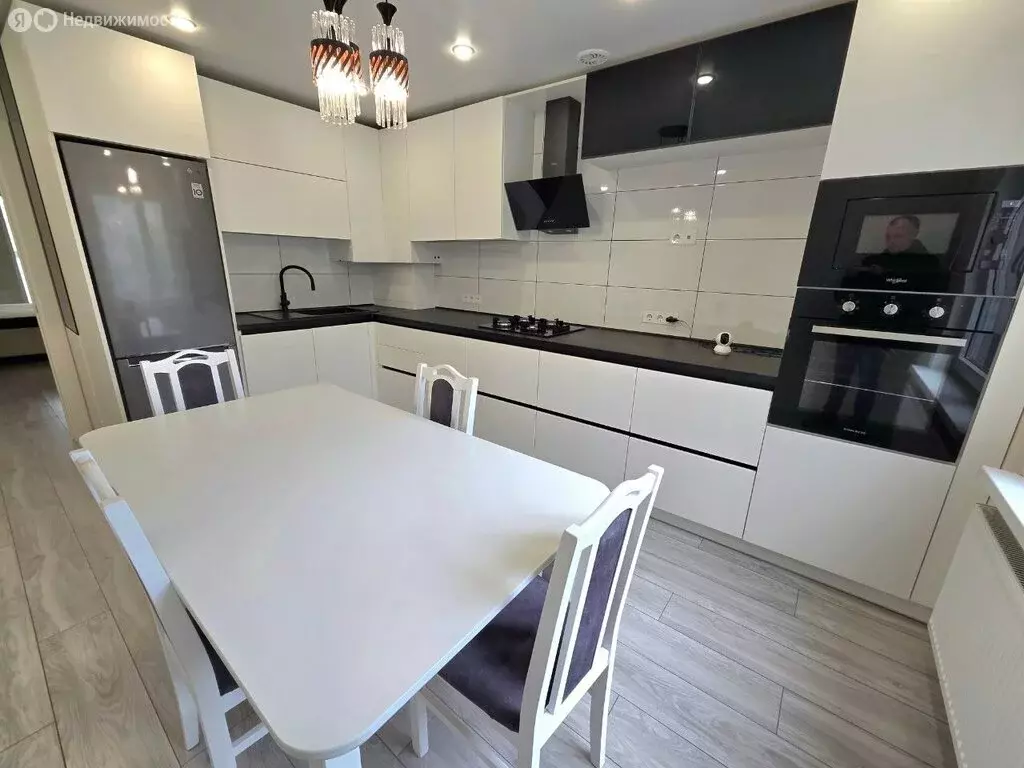 3-комнатная квартира: Калининград, Белгородская улица, 5к1 (78.9 м) - Фото 1