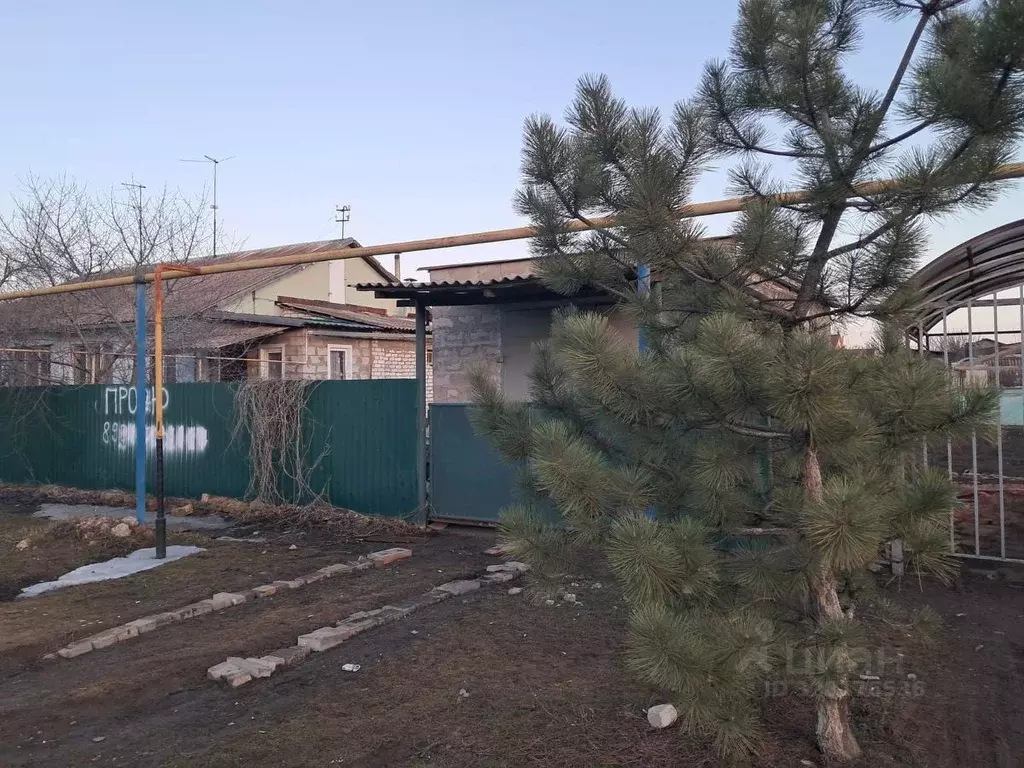 Дом в Волгоградская область, Среднеахтубинский район, Фрунзенское ... - Фото 1