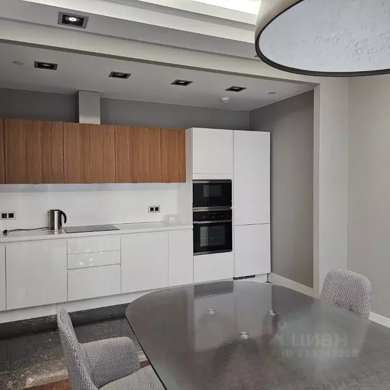 2-к кв. Москва 1-й Красногвардейский проезд, 15 (100.0 м) - Фото 2