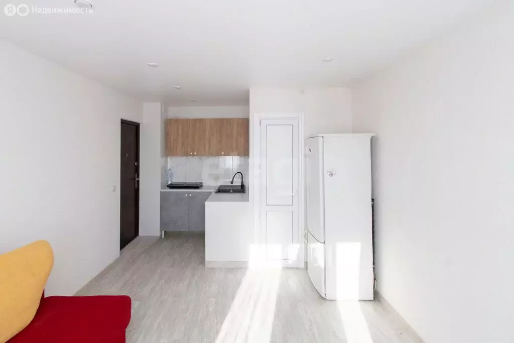 Квартира-студия: Тюмень, улица Республики, 220 (17.2 м) - Фото 1